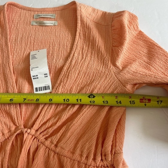 Urban Outfitters Coral Lucielle Ruffle Tie Front Flared Sleeves Size Small New - Picture 2 of 6